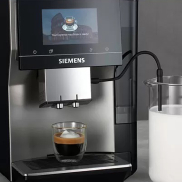 Siemens EQ.700 classic silber-schwarz (TP705D01) inkl. MAROMAS Kaffeebohnen Probierpack